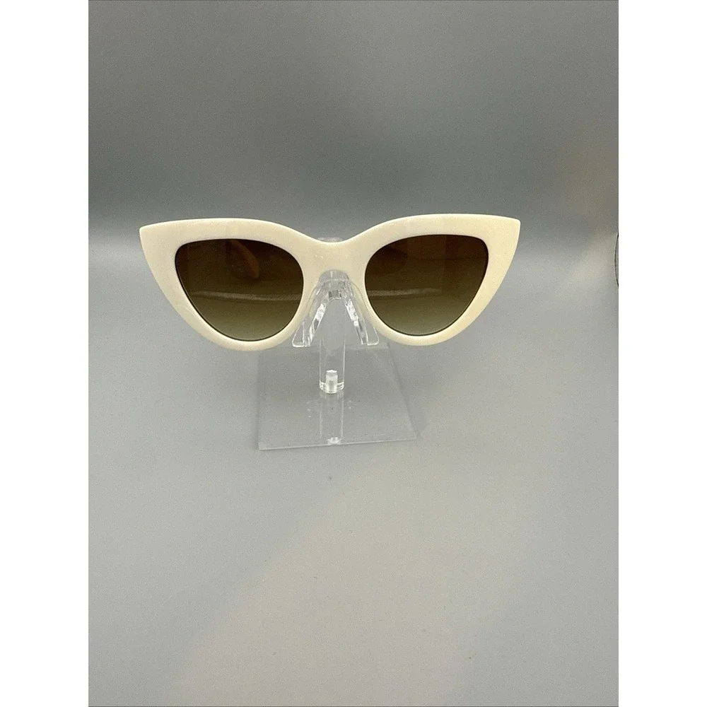 Beeline authentic white